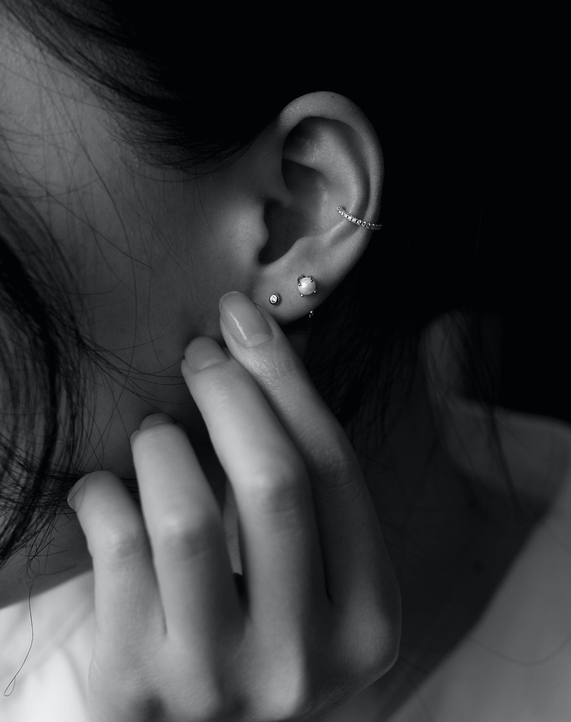 The 2026 Earring Guide: How to Find the Perfect Pair for Your Style & Face Shape
