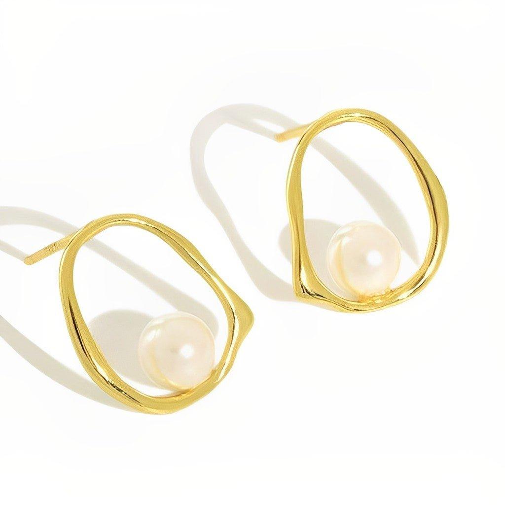 Circle Pearl Earrings