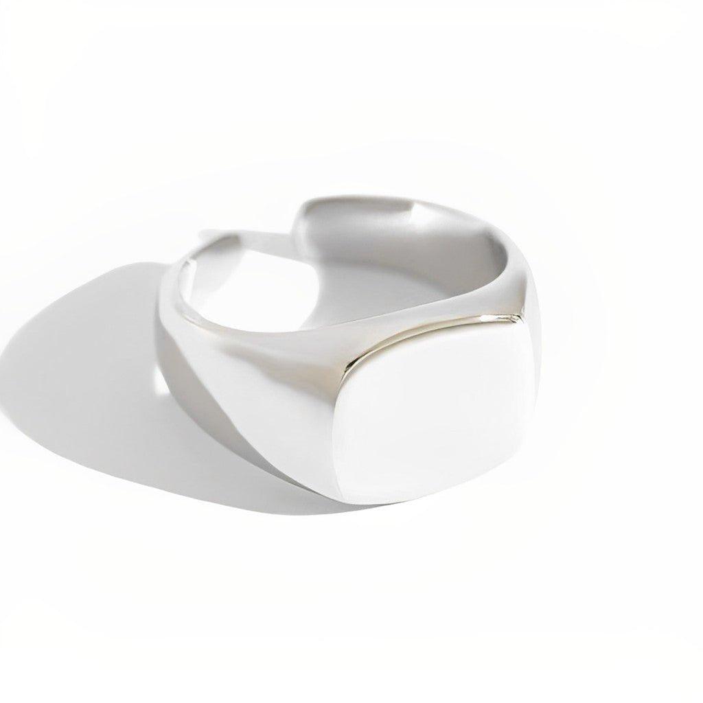 Fine Signet Ring - Eurynome