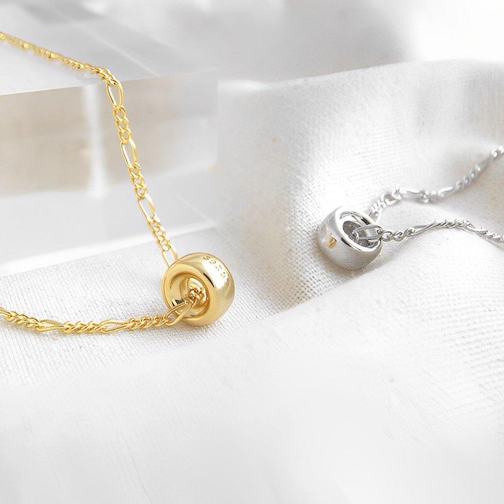 Gold Circle Pendant Necklace - Eris