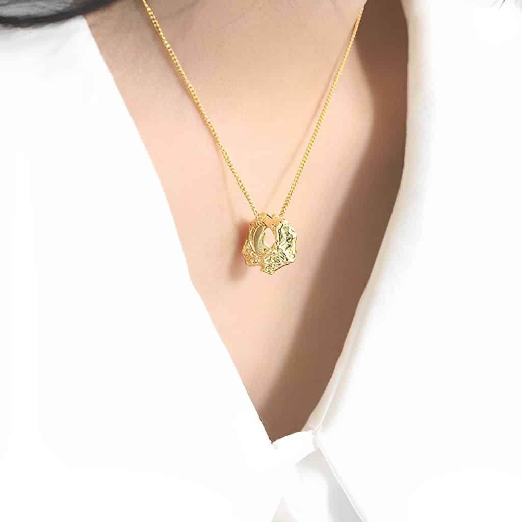 Gold Pendant Necklace - Cleta