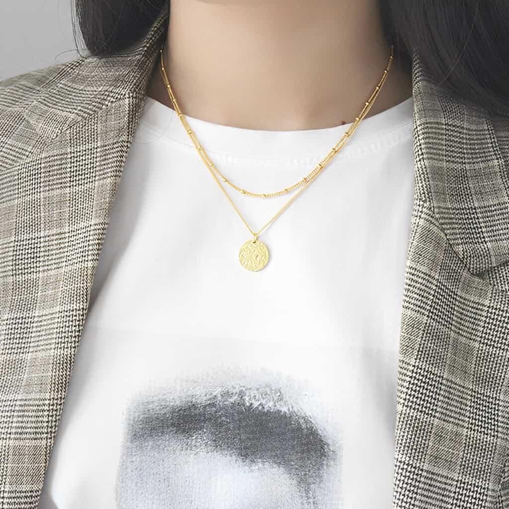 Gold Round Pendant Necklace - Chloe
