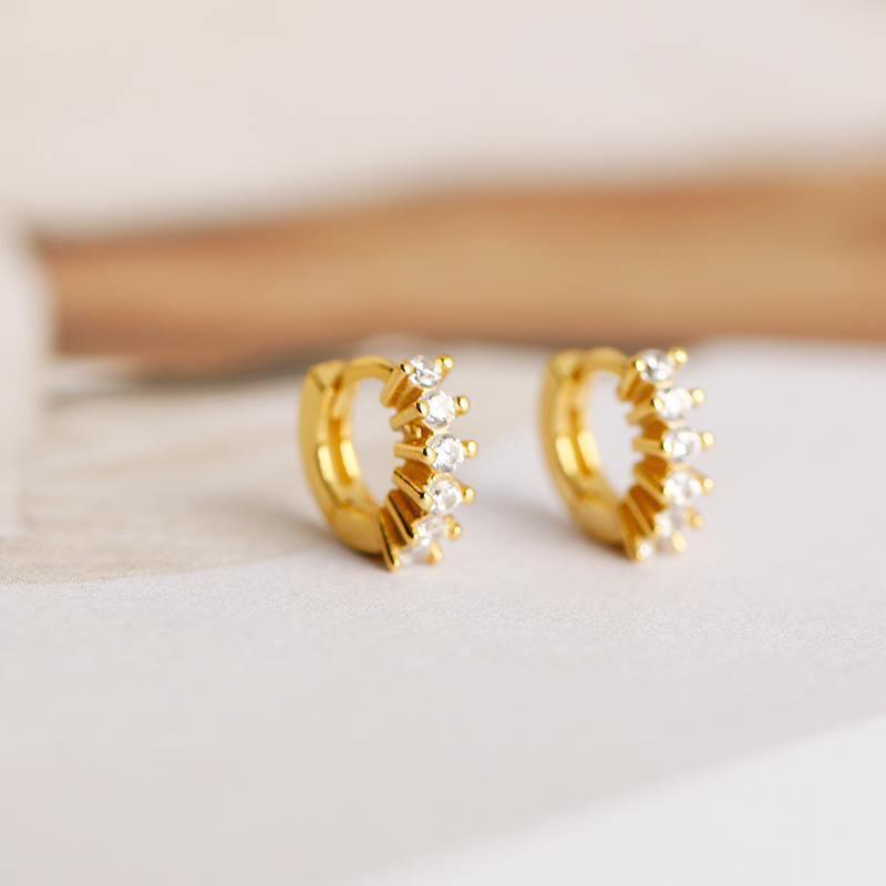 Huggie Earrings - Ofelia