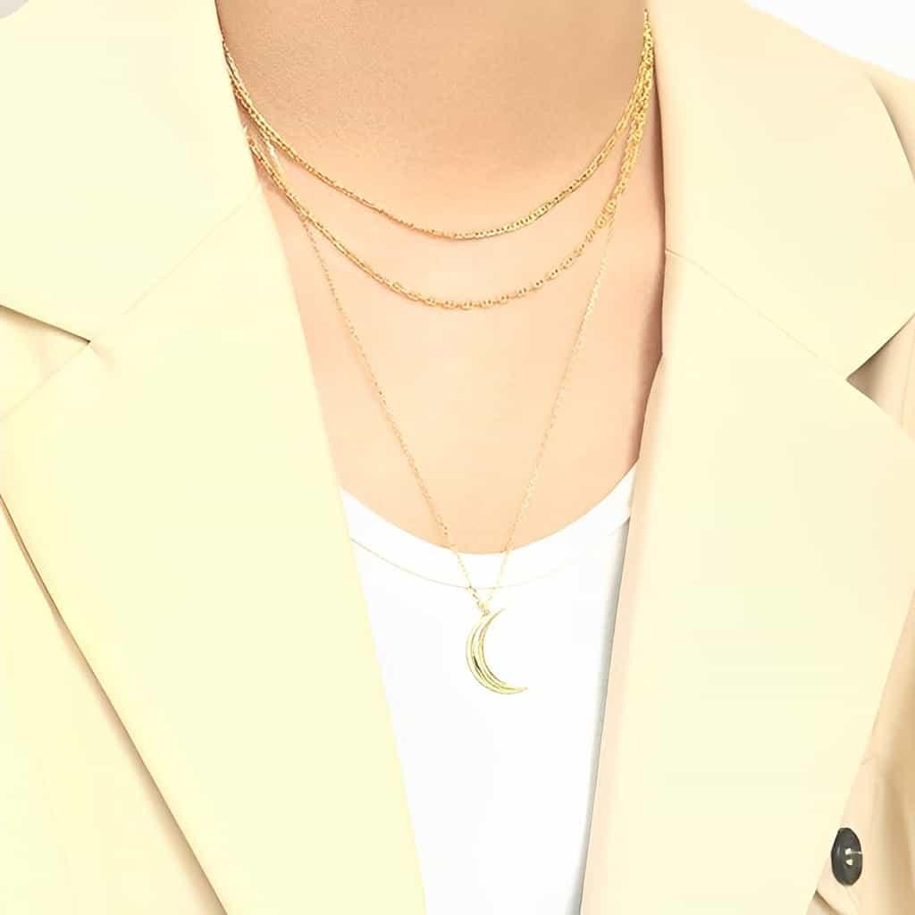 Moon Pendant Necklace - Chryse