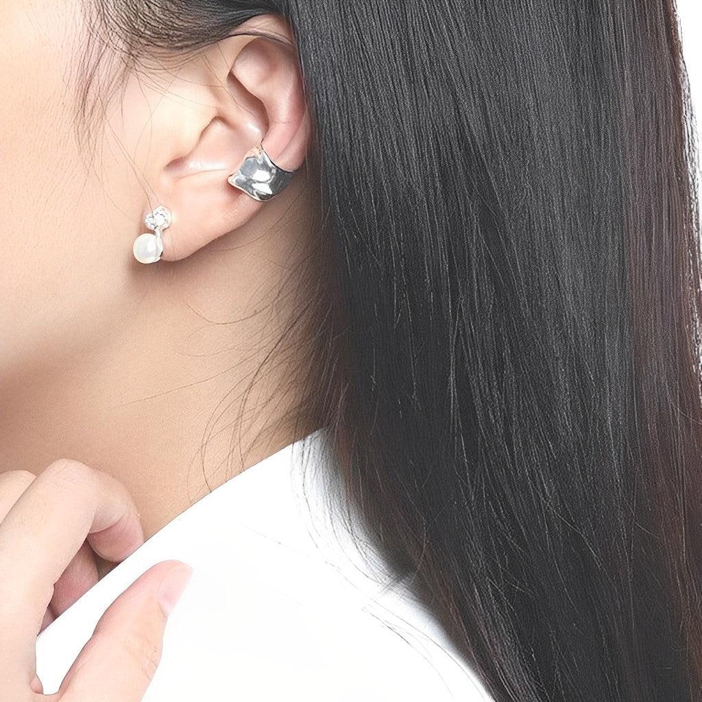 Pearl Stud Earrings - Alicia